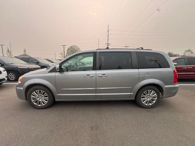 2015 Chrysler Town & Country Touring-L