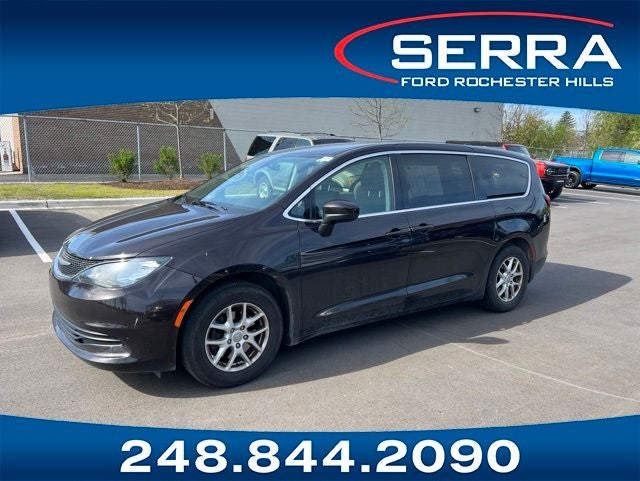 2018 Chrysler Pacifica LX's photo