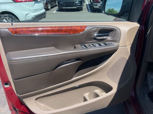 2012 Chrysler Town & Country Touring-L