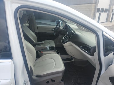 2017 Chrysler Pacifica Touring L Plus