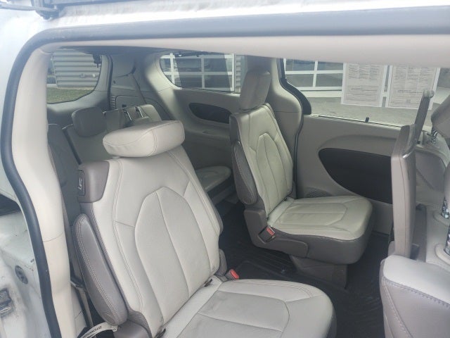 2017 Chrysler Pacifica Touring L Plus