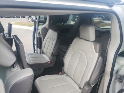 2017 Chrysler Pacifica Touring L Plus