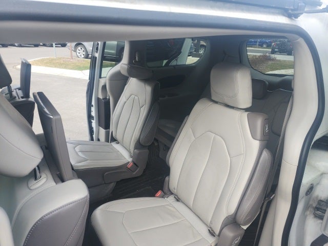 2017 Chrysler Pacifica Touring L Plus