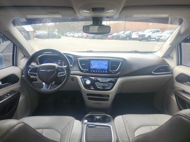2017 Chrysler Pacifica Touring L Plus