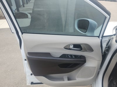 2017 Chrysler Pacifica Touring L Plus