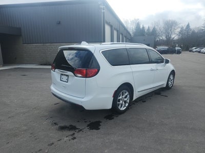 2017 Chrysler Pacifica Touring L Plus