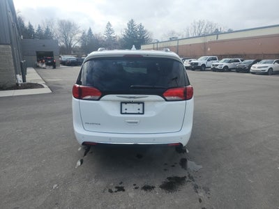 2017 Chrysler Pacifica Touring L Plus