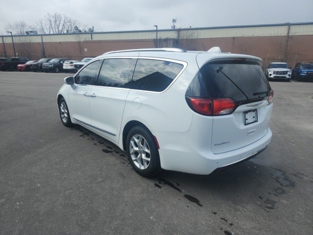 2017 Chrysler Pacifica Touring L Plus