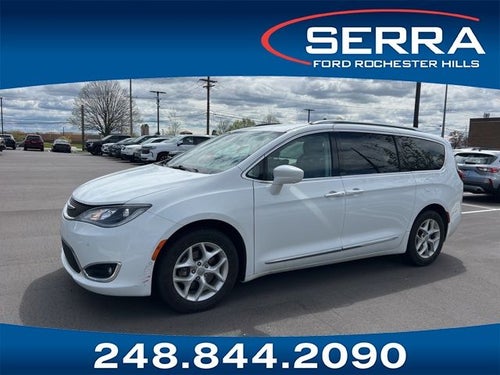 2017 Chrysler Pacifica Touring L Plus