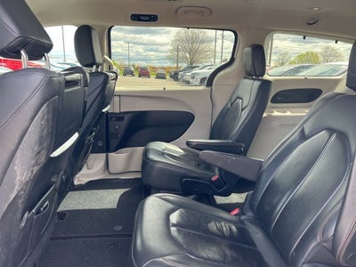 2017 Chrysler Pacifica Touring L Plus