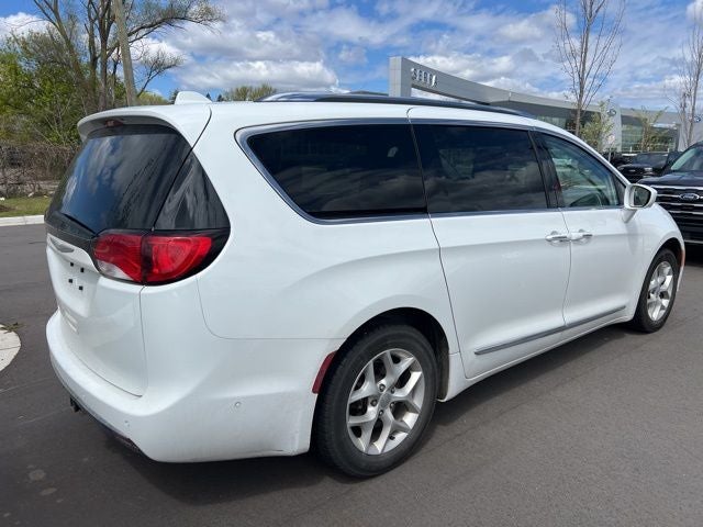 2017 Chrysler Pacifica Touring L Plus