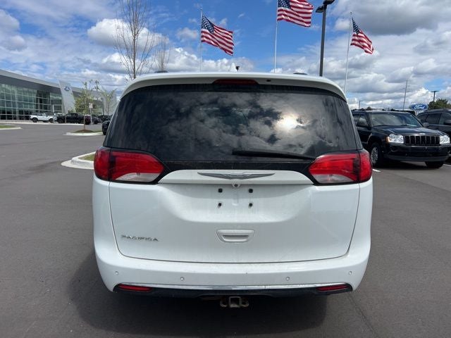 2017 Chrysler Pacifica Touring L Plus