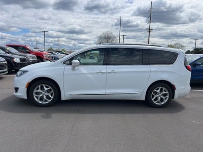 2017 Chrysler Pacifica Touring L Plus