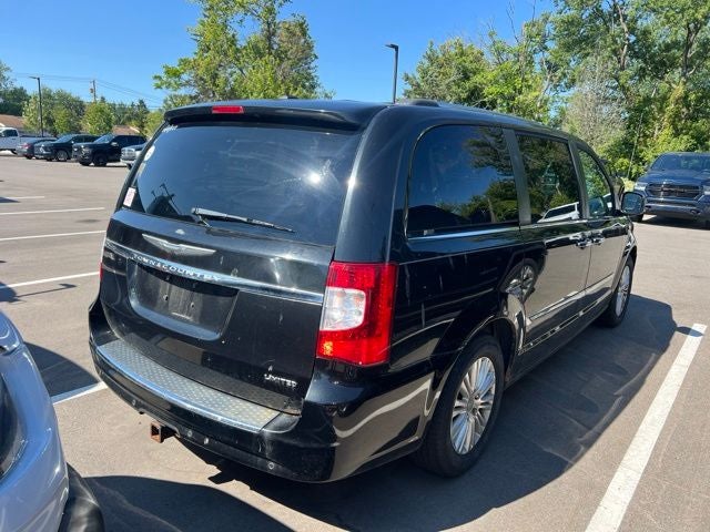 2013 Chrysler Town & Country Limited