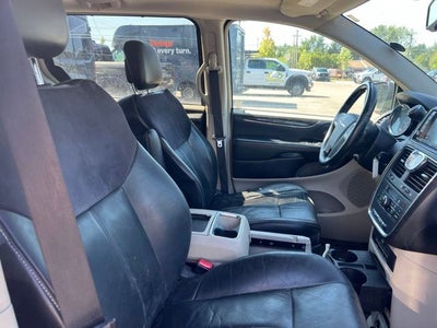 2013 Chrysler Town & Country Limited