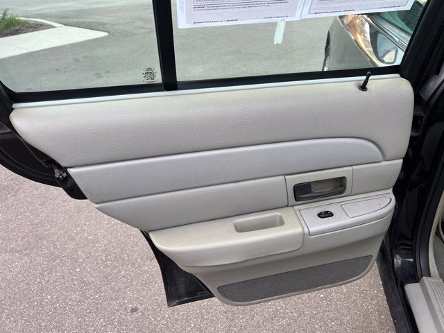 2003 Ford Crown Victoria Standard