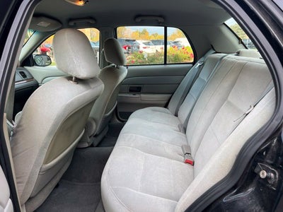 2003 Ford Crown Victoria Standard