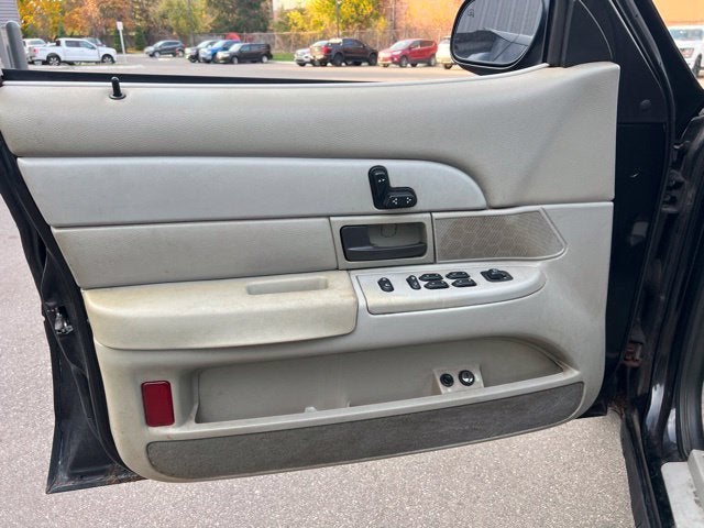 2003 Ford Crown Victoria Standard