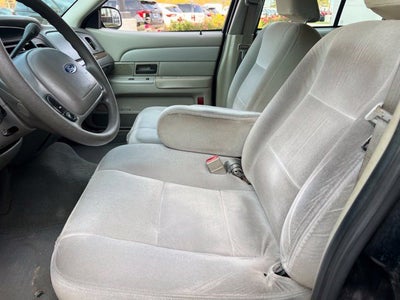 2003 Ford Crown Victoria Standard