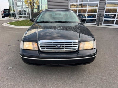 2003 Ford Crown Victoria Standard