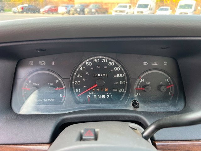 2003 Ford Crown Victoria Standard