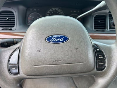 2003 Ford Crown Victoria Standard