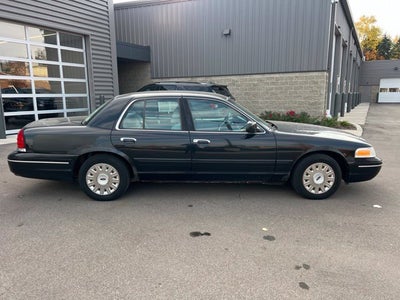 2003 Ford Crown Victoria Standard
