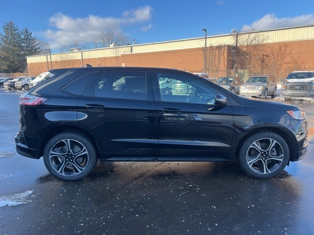 2021 Ford Edge ST