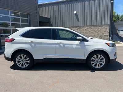 2023 Ford Edge Titanium