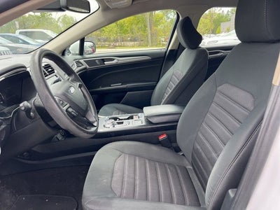 2020 Ford Fusion SE