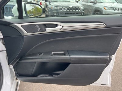 2020 Ford Fusion SE