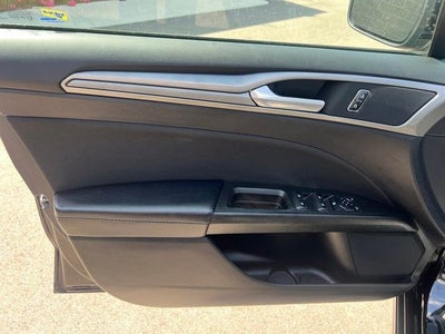 2020 Ford Fusion SE