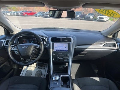 2020 Ford Fusion SE