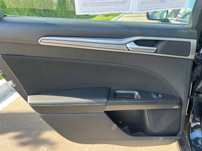 2020 Ford Fusion SE