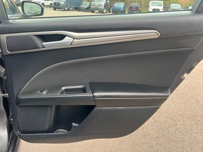2020 Ford Fusion SE