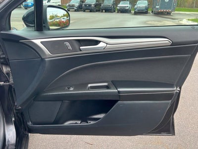 2020 Ford Fusion SE
