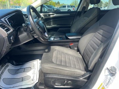 2020 Ford Fusion SE
