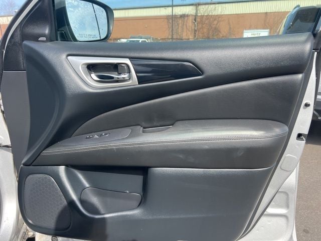 2018 Nissan Pathfinder SV