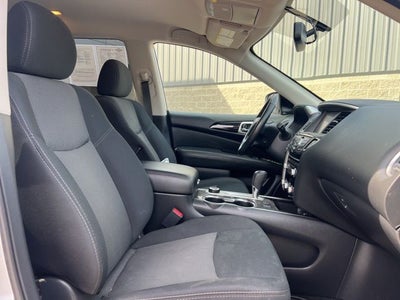 2018 Nissan Pathfinder SV