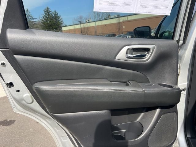 2018 Nissan Pathfinder SV