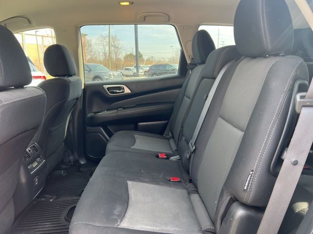 2018 Nissan Pathfinder SV