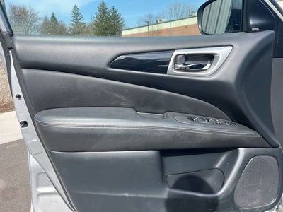 2018 Nissan Pathfinder SV