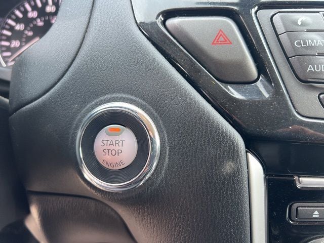 2018 Nissan Pathfinder SV