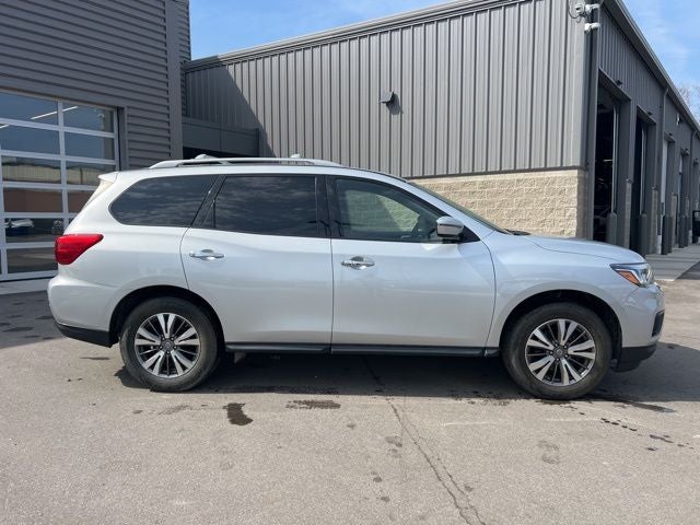 2018 Nissan Pathfinder SV
