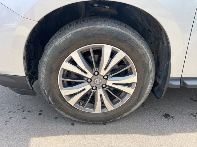 2018 Nissan Pathfinder SV