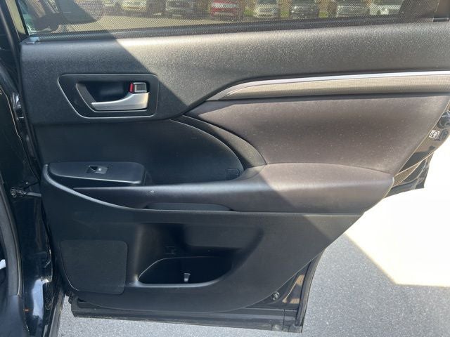 2017 Toyota Highlander SE