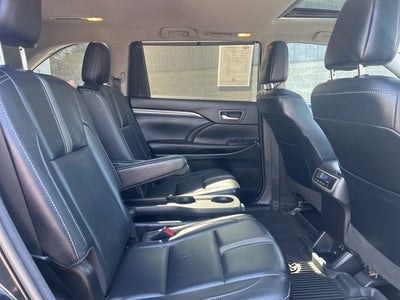 2017 Toyota Highlander SE