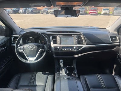 2017 Toyota Highlander SE