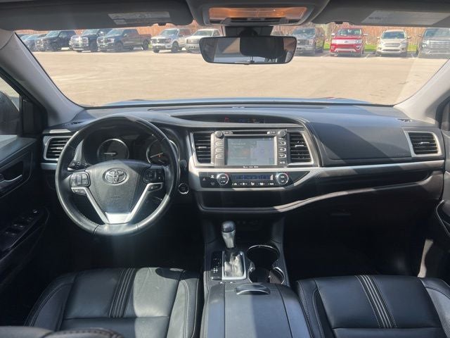 2017 Toyota Highlander SE