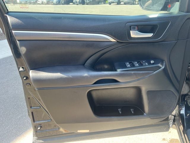 2017 Toyota Highlander SE